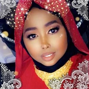 Meet your Posher, Muna